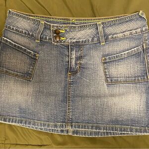 Stylish Denim Mini Skirt with Pockets
